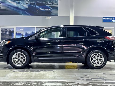 Used 2022 Ford Edge SEL image 2