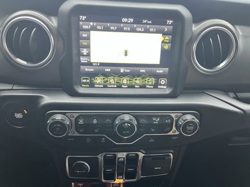 Used 2022 Jeep Gladiator Rubicon w/ LED Lighting Group image 19