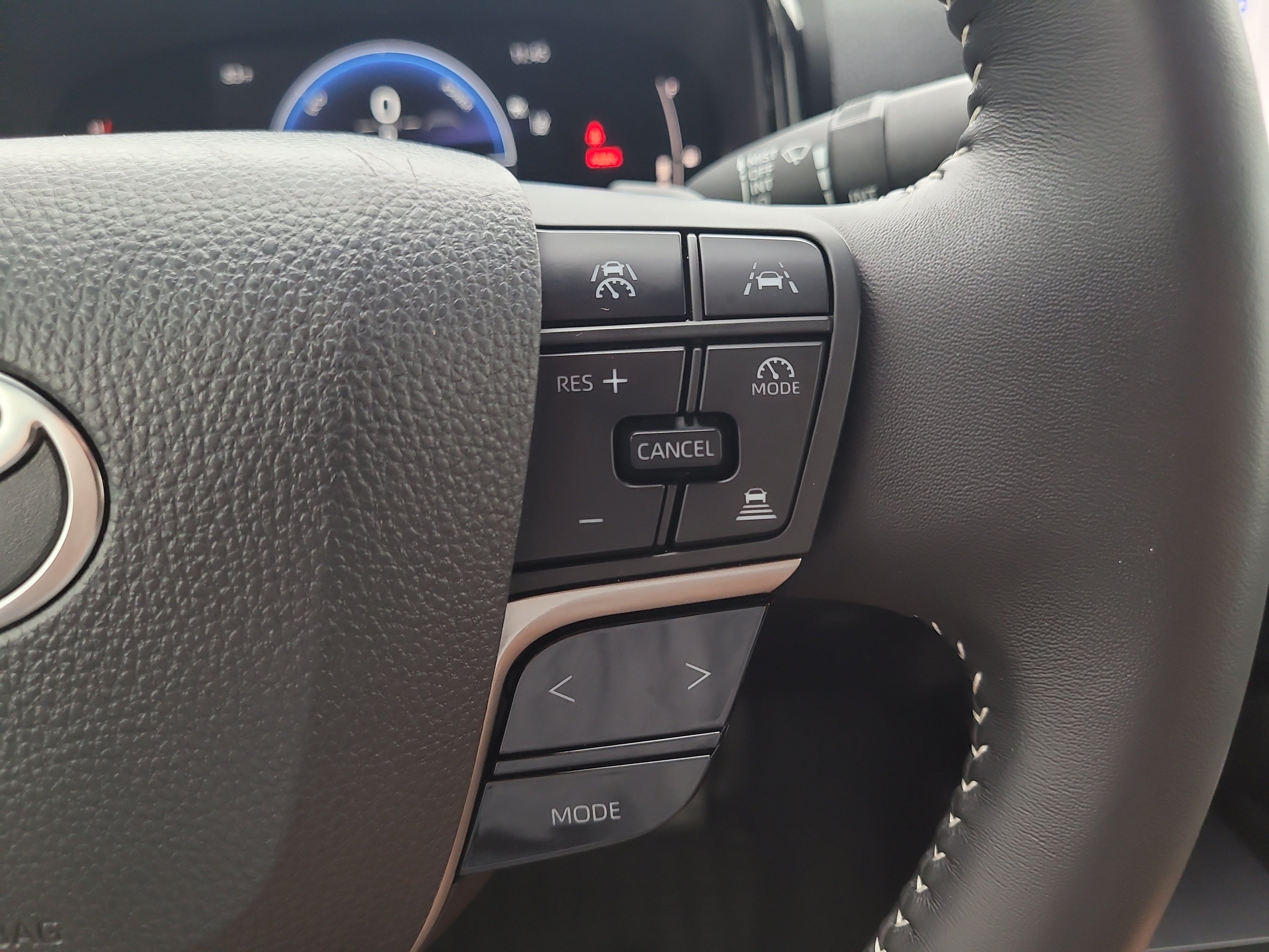 Used 2025 Toyota Camry SE FWD image 30