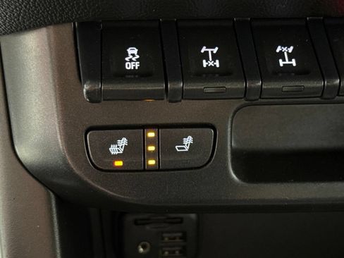 Used 2021 Chevrolet Colorado ZR2 w/ ZR2 Midnight Special Edition AWD/4WD image 19