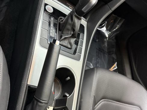 Used 2021 Volkswagen Passat 2.0T SE image 26