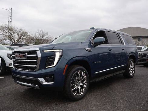 New 2026 GMC Yukon XL Elevation w/ Elevation Premium Package AWD/4WD image 3