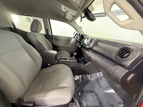 Used 2020 Toyota Tacoma SR AWD/4WD image 18
