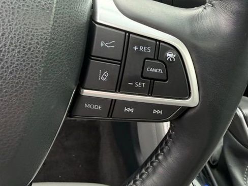 Used 2023 Toyota Highlander Limited image 20