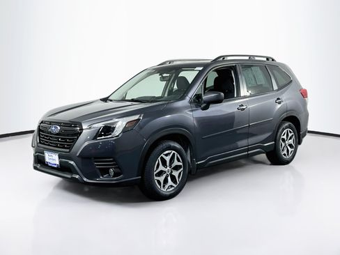 Used 2023 Subaru Forester Premium AWD/4WD image 1