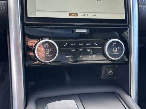 Used 2022 Land Rover Discovery S R-Dynamic image 16