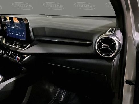 Used 2026 Chevrolet Equinox LT image 30