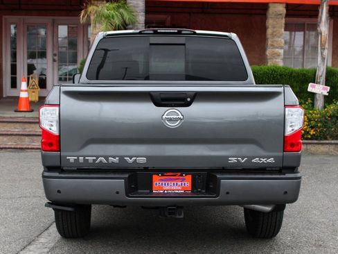 Used 2021 Nissan Titan SV w/ SV Convenience Package image 7