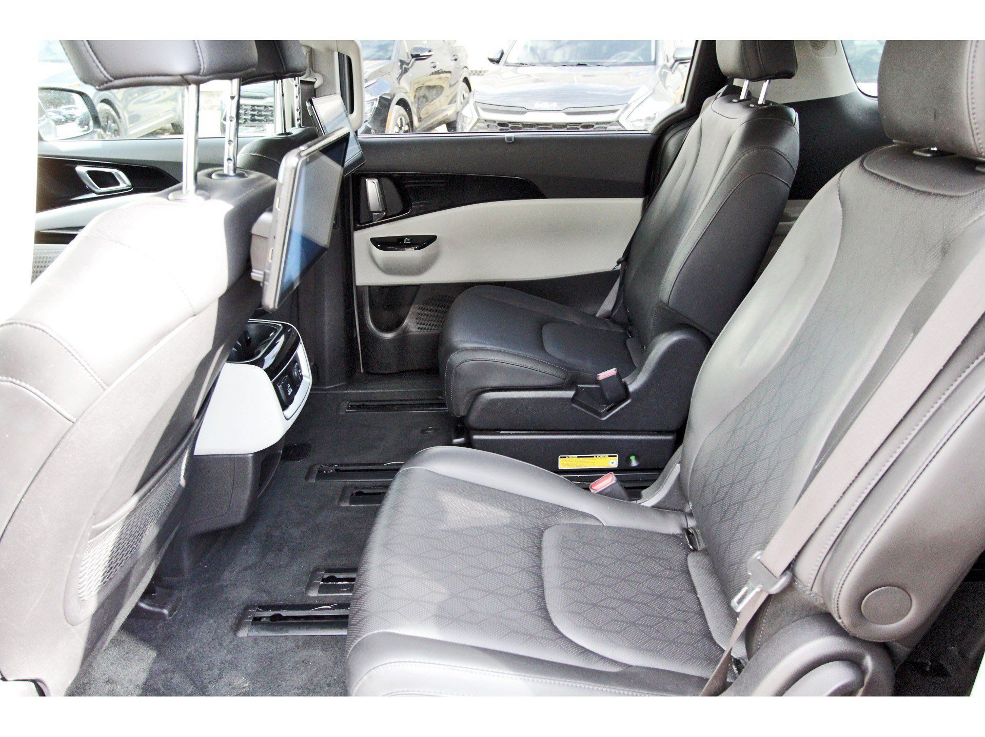 Certified 2022 Kia Carnival SX FWD image 10