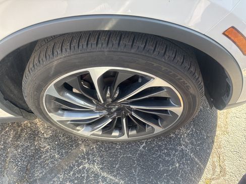 Used 2021 Lincoln Aviator Reserve w/ Equipment Group 202A image 10