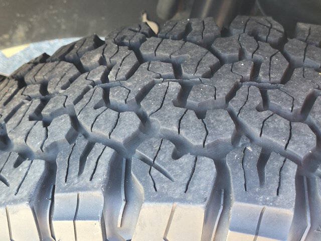 Used 2020 Jeep Wrangler Unlimited Sahara AWD/4WD image 11