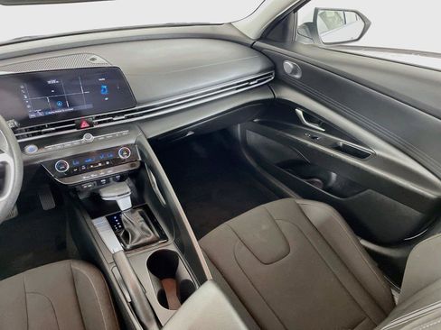 Used 2024 Hyundai Elantra SEL FWD image 23