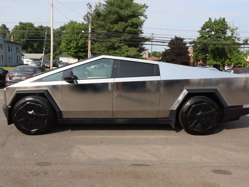 Used 2024 Tesla Cybertruck Cyberbeast AWD/4WD image 8