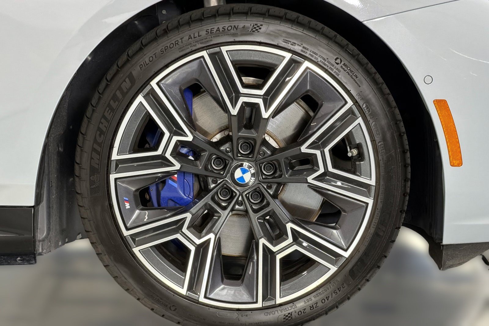 Used 2026 BMW i5 eDrive40 w/ M Sport Package RWD image 13