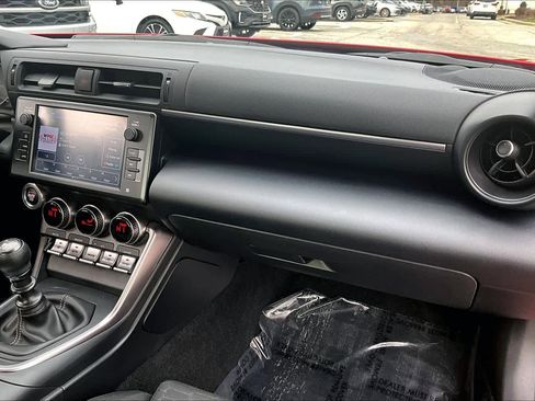 Used 2024 Toyota GR86 image 17