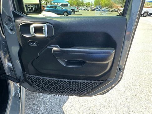 Used 2020 Jeep Wrangler Sport AWD/4WD image 16