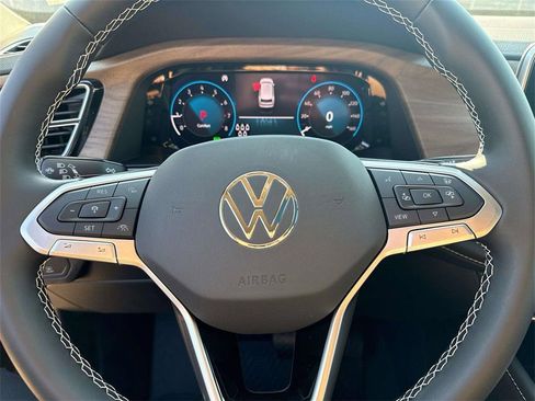 New 2026 Volkswagen Atlas SE FWD image 16