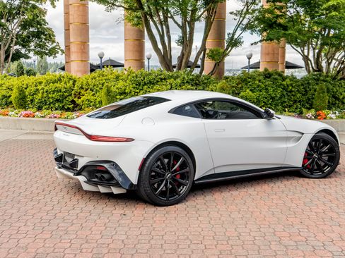 Used 2020 Aston Martin V8 Vantage Coupe RWD image 42