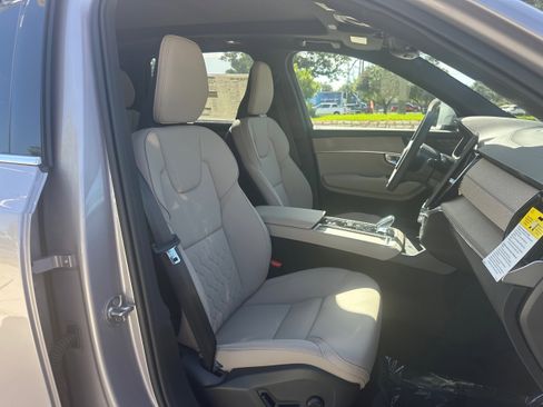 Used 2026 Volvo XC90 B6 Plus w/ Protection Package Premier AWD/4WD image 8