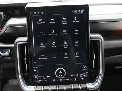 Used 2025 GMC Yukon Denali image 28