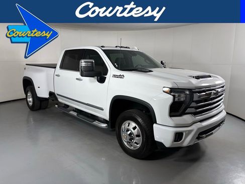 Used 2024 Chevrolet Silverado 3500 High Country w/ High Country Premium Package AWD/4WD image 1