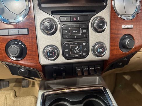 Used 2014 Ford F350 King Ranch w/ King Ranch w/Chrome Package image 81