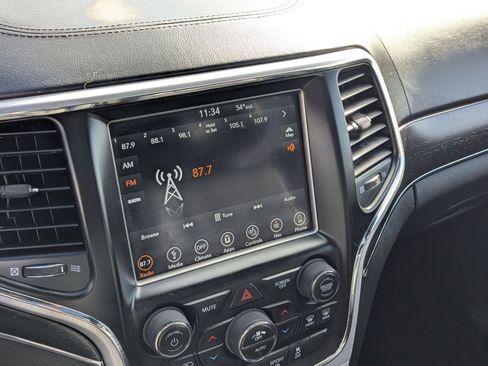 Used 2018 Jeep Grand Cherokee Limited image 17