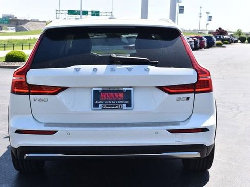 Used 2025 Volvo V60 B5 Cross Country Plus AWD/4WD image 6