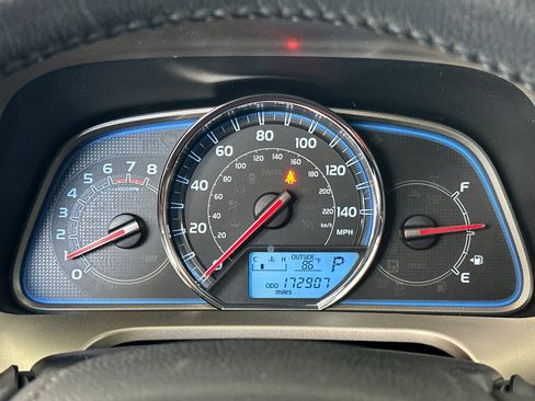 Used 2013 Toyota RAV4 Limited AWD/4WD image 25