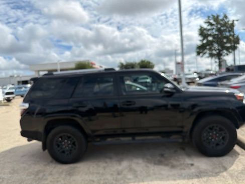 Used 2023 Toyota 4Runner SR5 Premium w/ Moonroof Package AWD/4WD image 4