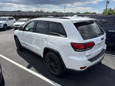 Used 2017 Jeep Grand Cherokee Trailhawk w/ Trailhawk Luxury Group AWD/4WD image 6