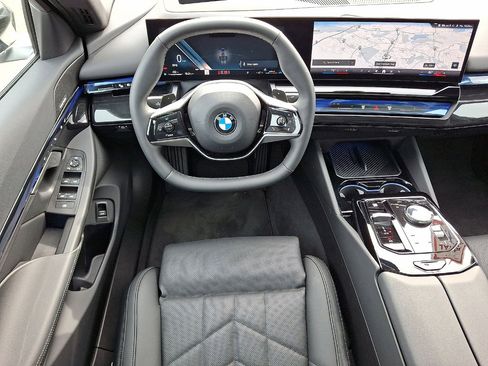 Used 2024 BMW 540i xDrive w/ Premium Package image 21