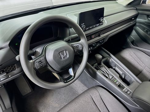 Used 2025 Honda Accord SE image 11