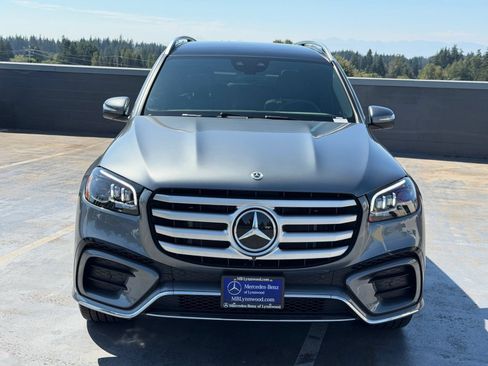 Used 2025 Mercedes-Benz GLS 450 4MATIC w/ AMG Line Exterior image 2