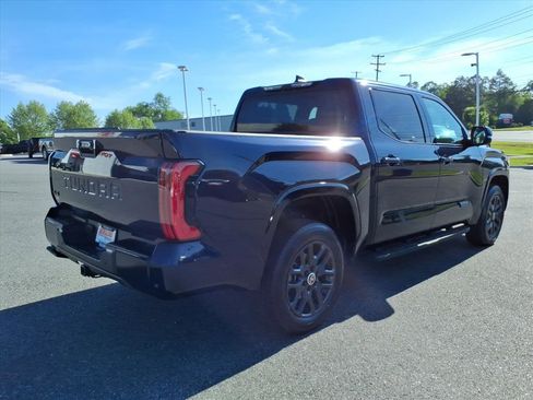 Used 2024 Toyota Tundra Platinum AWD/4WD image 4