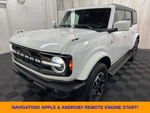 Used 2025 Ford Bronco Outer Banks AWD/4WD image 1