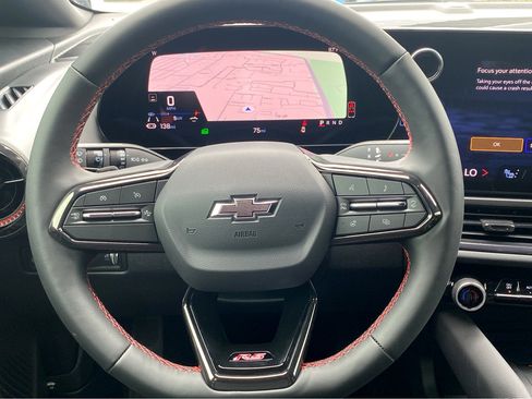 New 2025 Chevrolet Equinox EV RS image 17