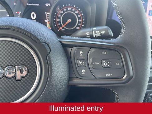 Used 2025 Jeep Gladiator Sport AWD/4WD image 14
