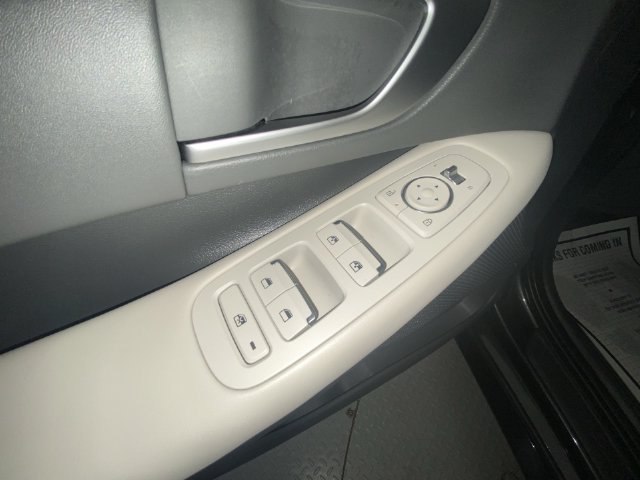 Used 2026 Hyundai Sonata SEL FWD image 13