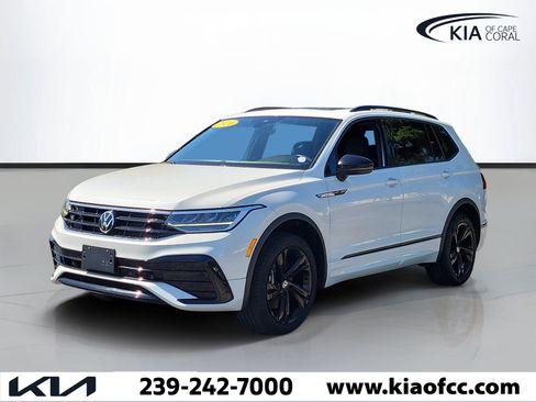 Used 2024 Volkswagen Tiguan SE R-Line AWD/4WD image 3