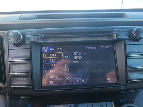 Used 2013 Toyota RAV4 XLE image 16