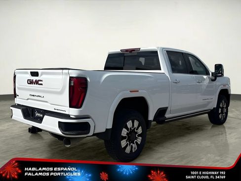 Used 2025 GMC Sierra 3500 Denali w/ Denali Reserve Package AWD/4WD image 5