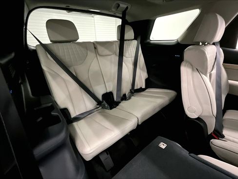 Used 2024 Hyundai Palisade Limited FWD image 32