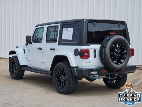 Used 2022 Jeep Wrangler Unlimited Sahara w/ Cold Weather Group AWD/4WD image 6