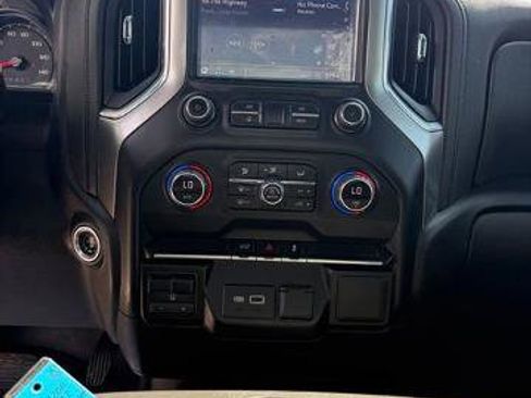 Used 2022 Chevrolet Silverado 2500 LT w/ Convenience Package AWD/4WD image 10