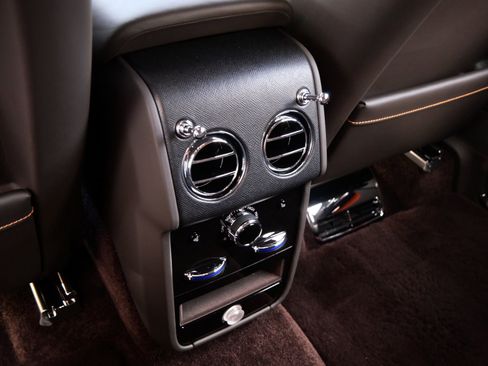 Certified 2022 Rolls-Royce Cullinan Black Badge AWD/4WD image 30