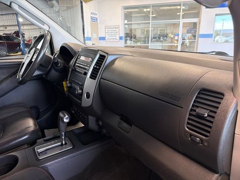 Used 2011 Nissan Frontier PRO-4X w/ Pro-4x Luxury Pkg AWD/4WD image 33