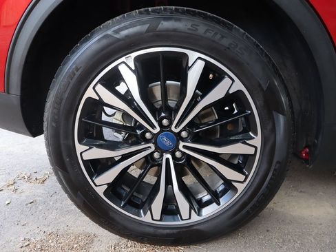 Used 2022 Ford Escape SE w/ SE Sport Appearance Package FWD image 44