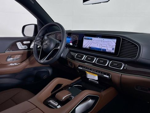 New 2026 Mercedes-Benz GLS 450 4MATIC image 16