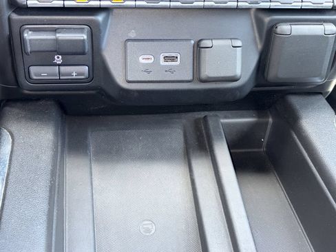Used 2021 GMC Sierra 1500 Denali AWD/4WD image 19
